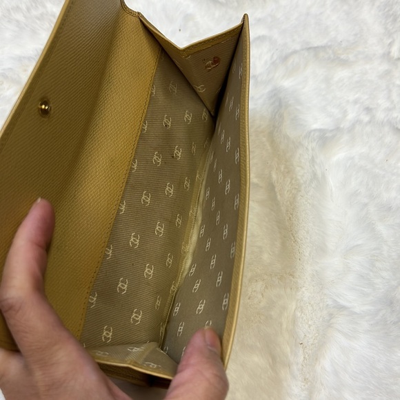 Authentic Chanel wallet - Picture 9 of 9